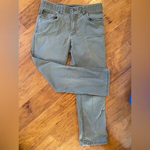 G.H. Bass & Co. Olive Green Pants Trousers 32x30